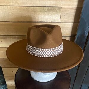 ARULA Brown Wide-Brim Hat with Patterned Band